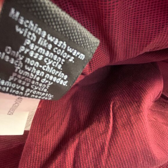 Marc Anthony Mens Red Wrinkle Resistant Stretch Button Up Shirt Medium Pockets - Picture 5 of 8